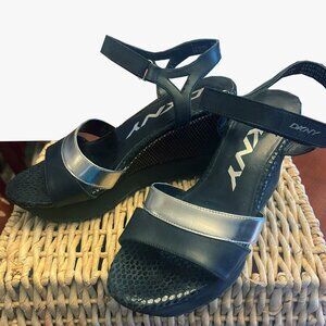 DKNY Leather Reptile Boho Black/Silver Wedge Platform Sandal Size 8 - NWOT
